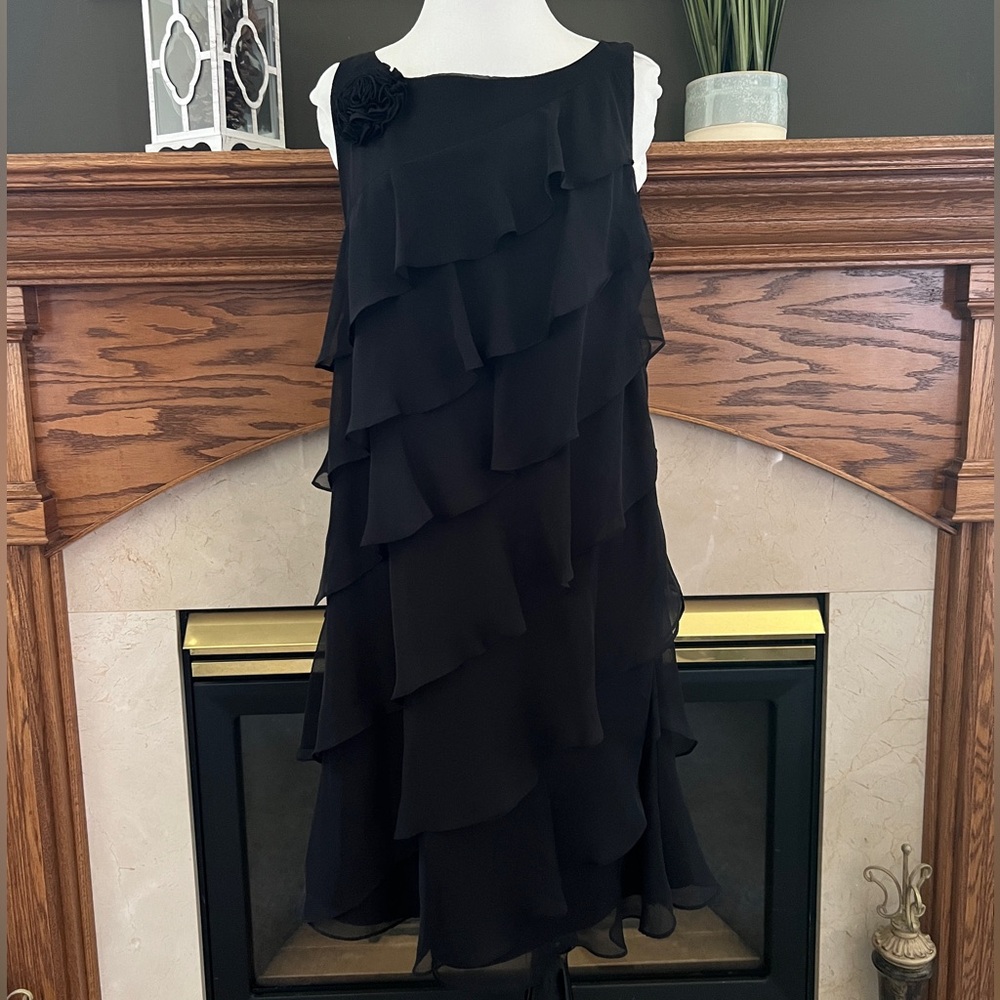 London Times Black Tiered Midi Dress Size: 8 NWOT‎